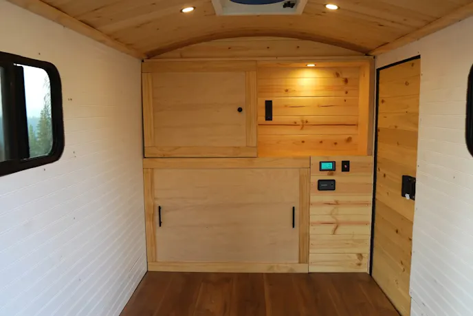 Electrical components of a camper trailer (2)