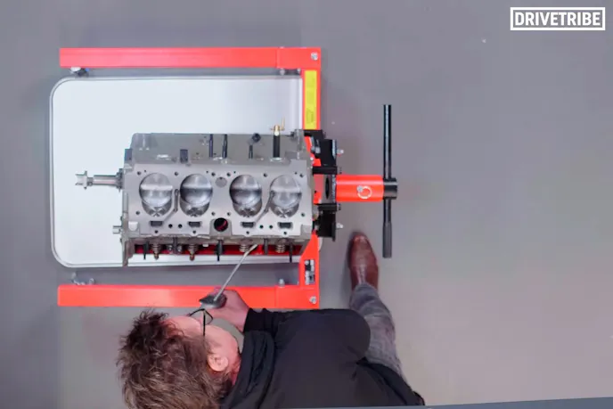 Top Gear Land Rover Engine Rebuild (3)