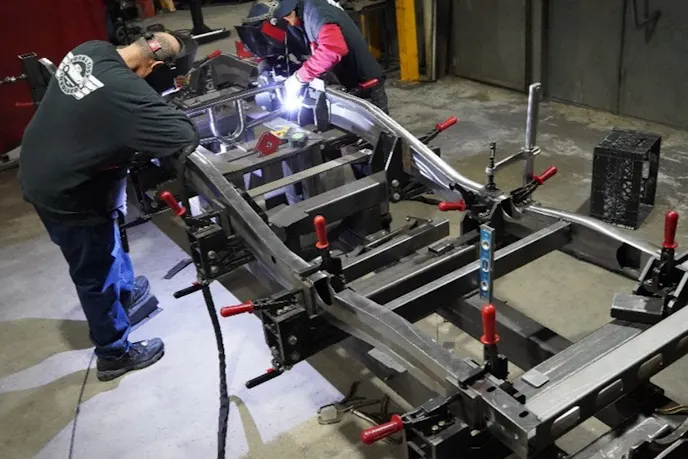 F-100 4x4 Chassis (6)